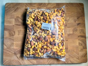 Багет пшеничный грибы и сметана: Ореховая смесь ж/с Острая 