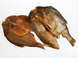 Другие закуски: Карась холодного копчения